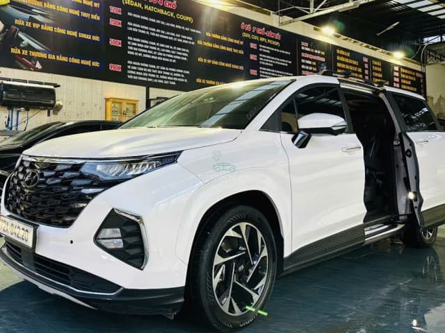Hyundai Custin